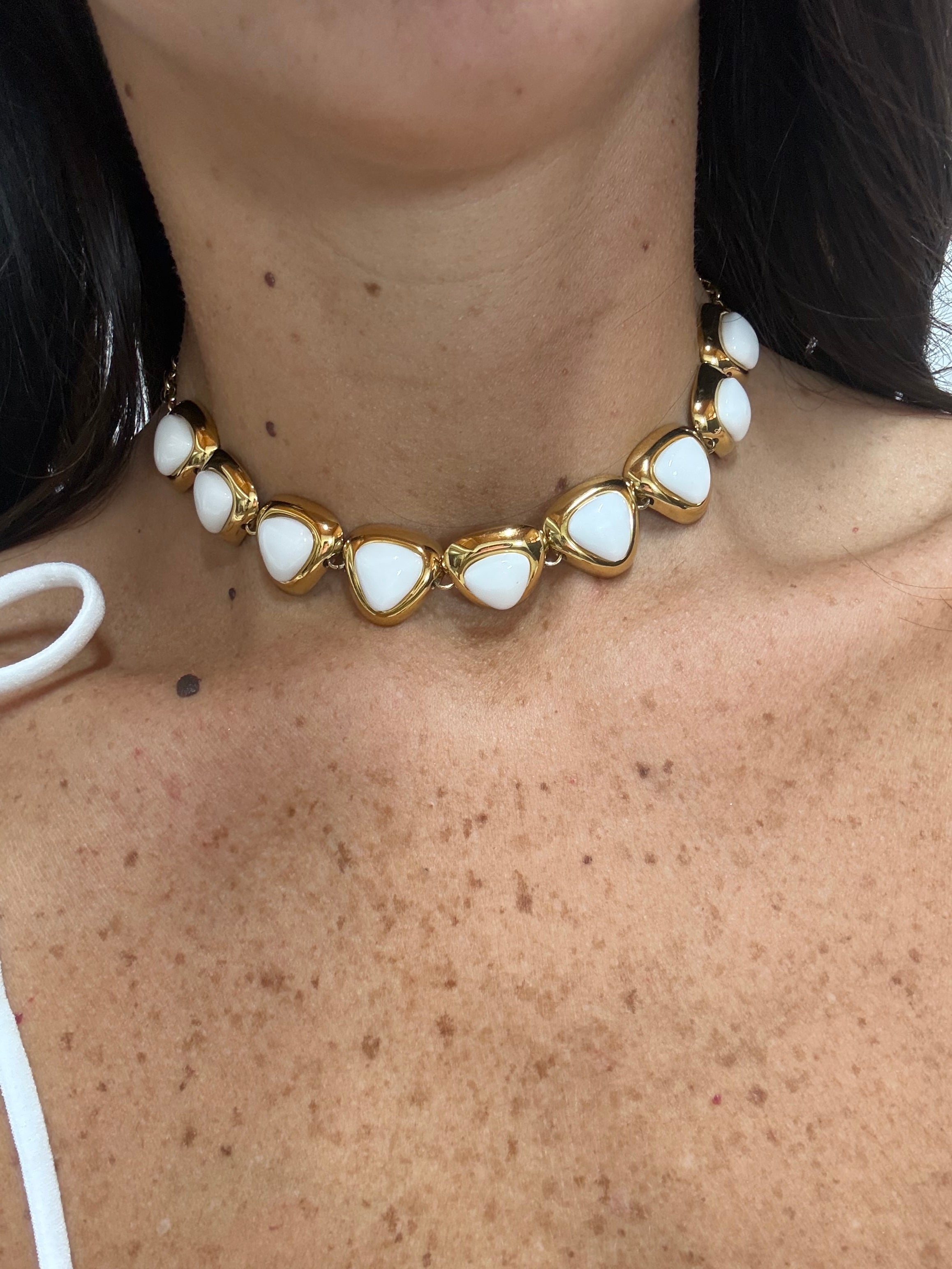 Collana Triangle White