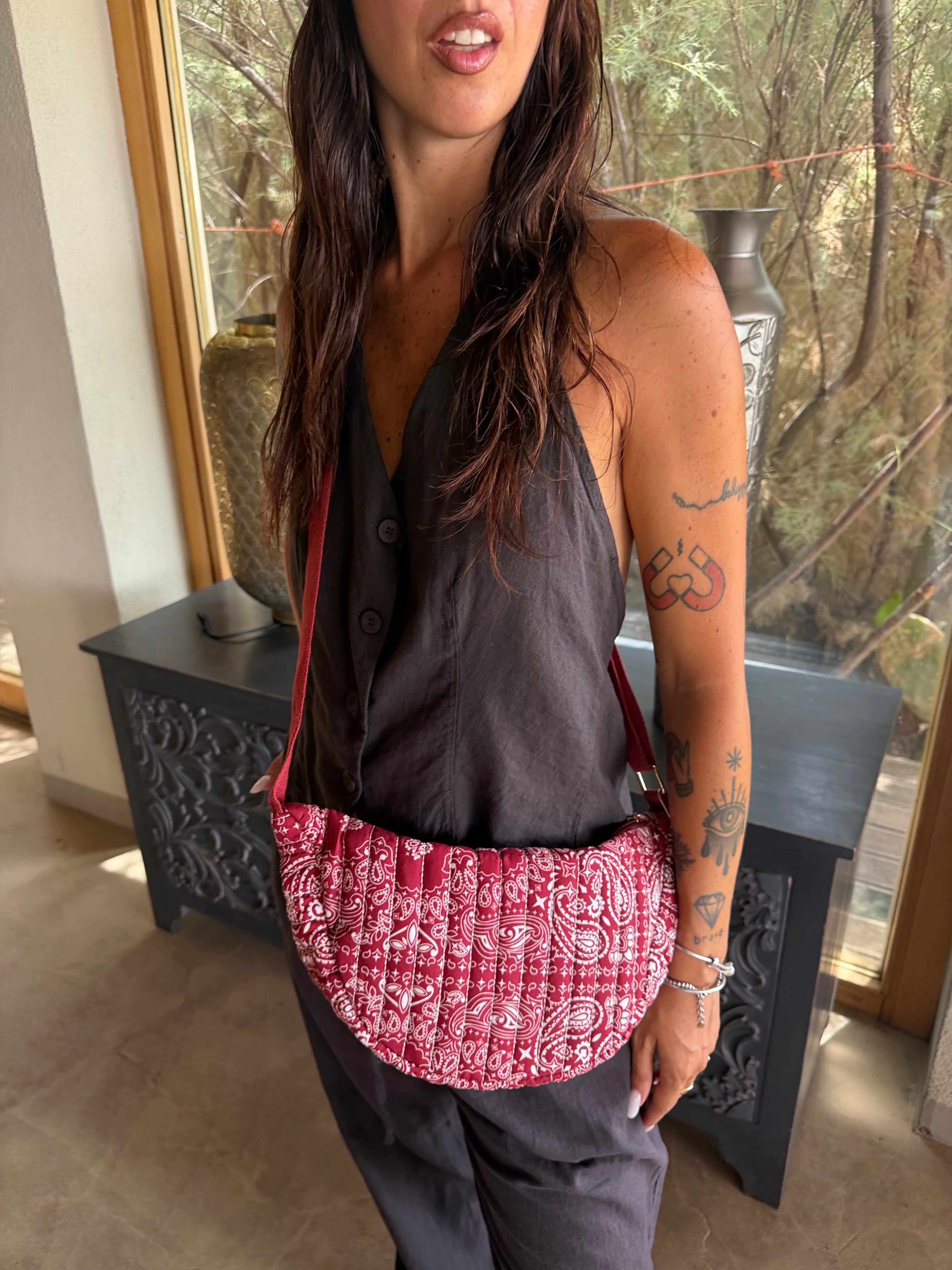 Tracolla Bandana Wine