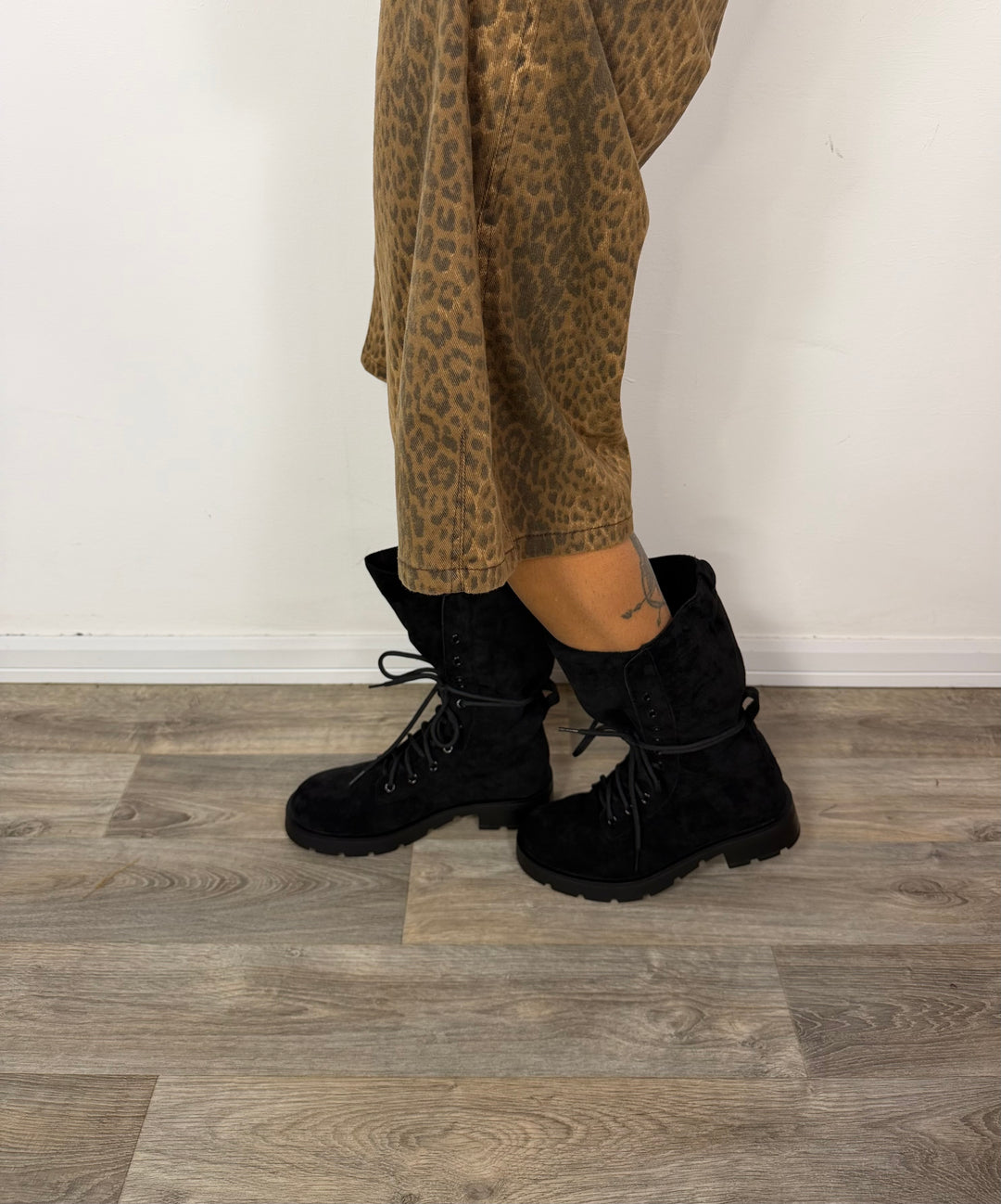Anfibio Dusty Black