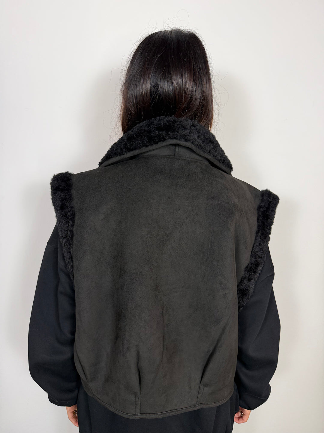 Montone Charm Nero