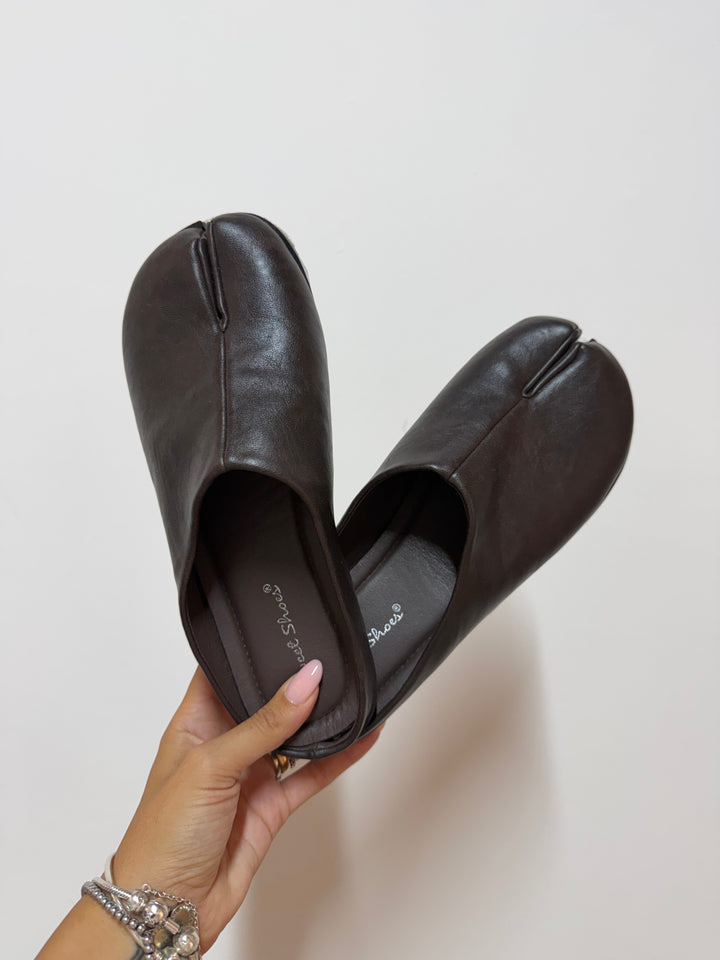 Sabot  Zelda Brown